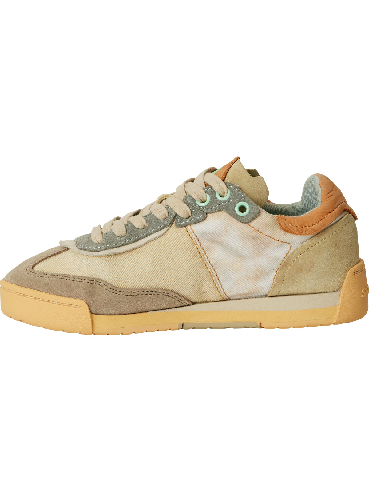 Boomerang Sneaker