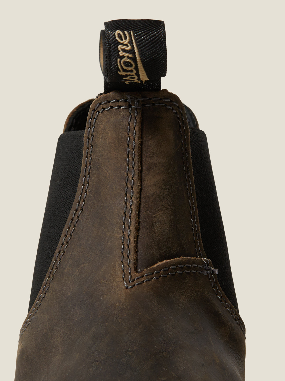 550 Chelsea Boot