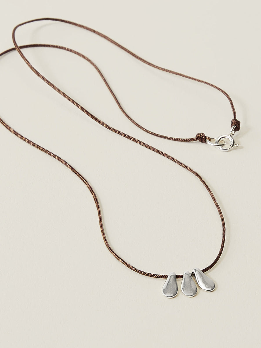 Tiny Charm Necklace - Three Petal