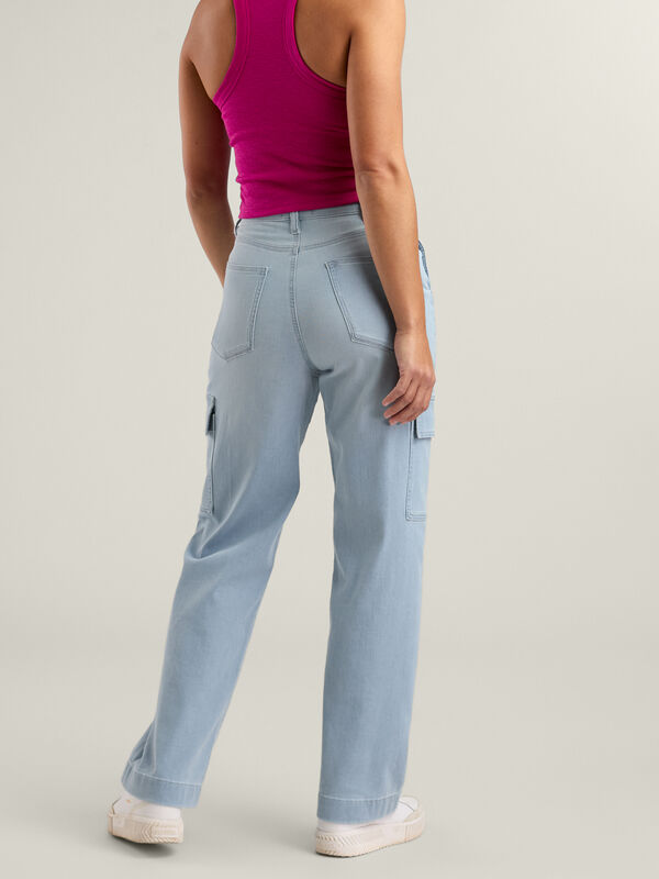 Duer Women&rsquo;s Performance Cropped Cargo Jeans