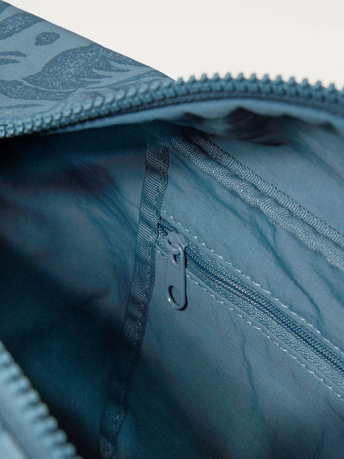 Aloha Weekender Dufflel Bag - Solid | Title Nine