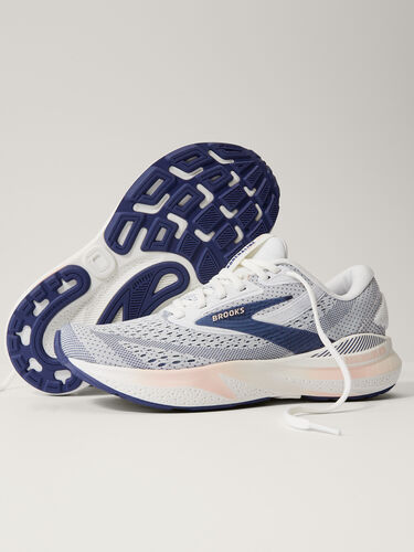 Adrenaline GTS 24 Running Shoes