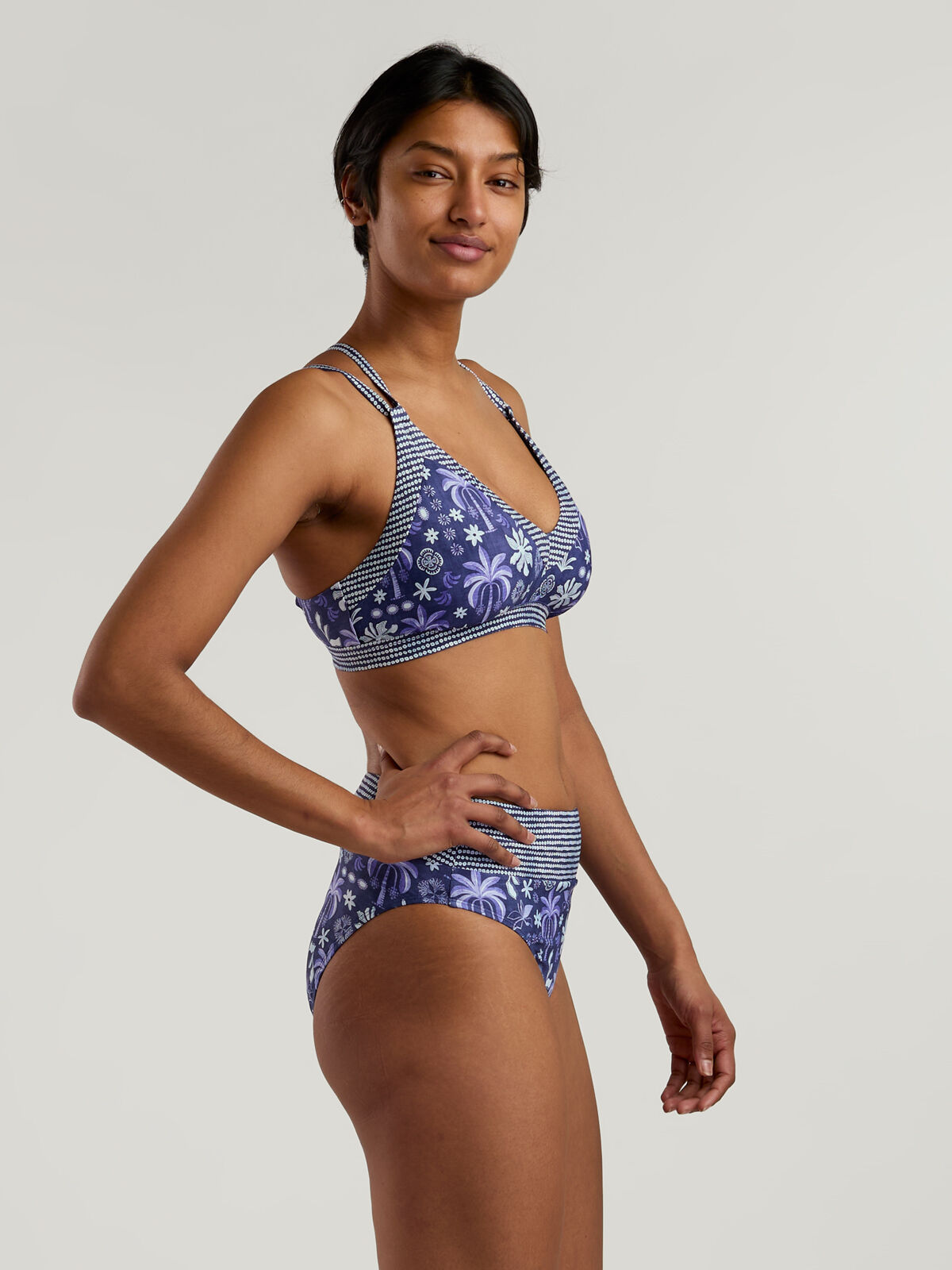 Siren Bikini Top - Meraki – Wireless B-DD Swim Bikini Top | Title Nine