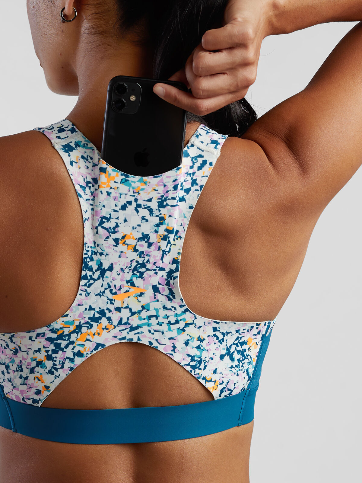 Lululemon sports bra with phone pocket clearance
