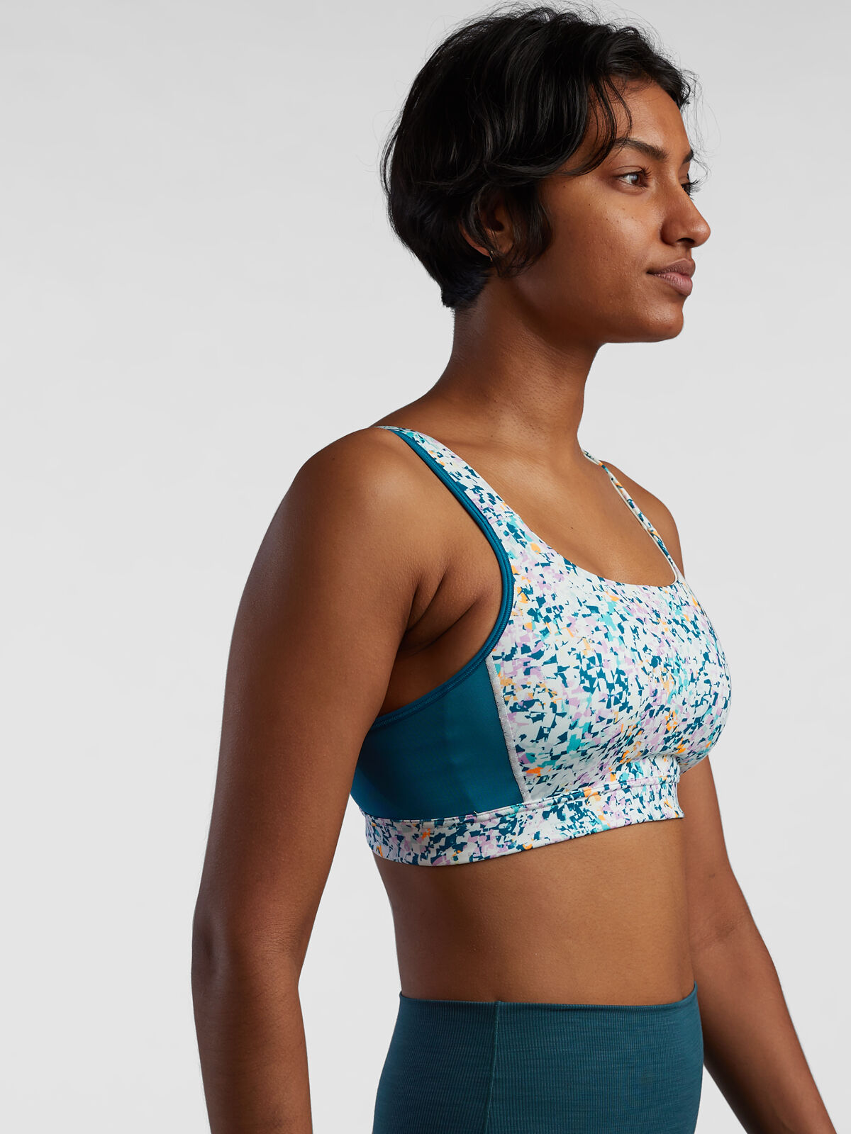 Brooks sports apparel discount