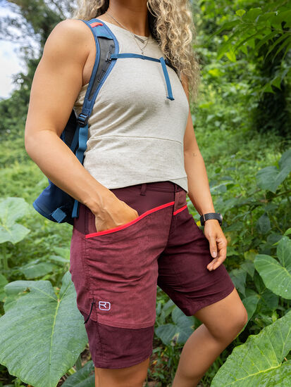 Arete Corduroy Shorts 8", , model