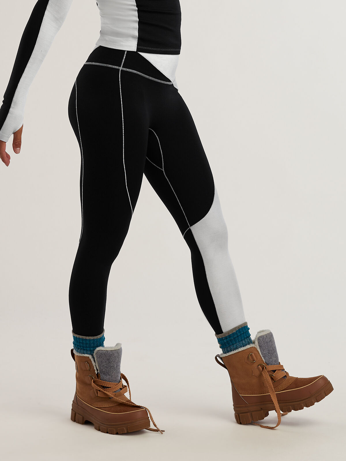 SENIQ Women's Cabin Fever Merino Base Layer Leggings | Title Nine