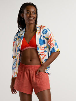 Coastal Sol Textured Shorts &ndash; Quick-Dry Travel Shorts