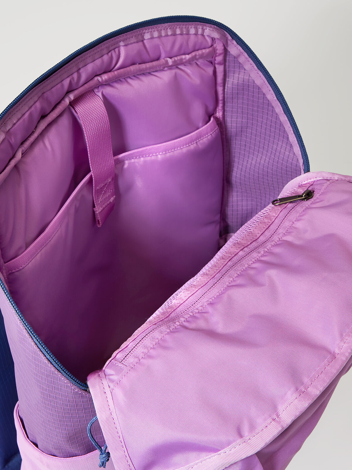 Patagonia Women's Black Hole Pack - 25L | Title Nine