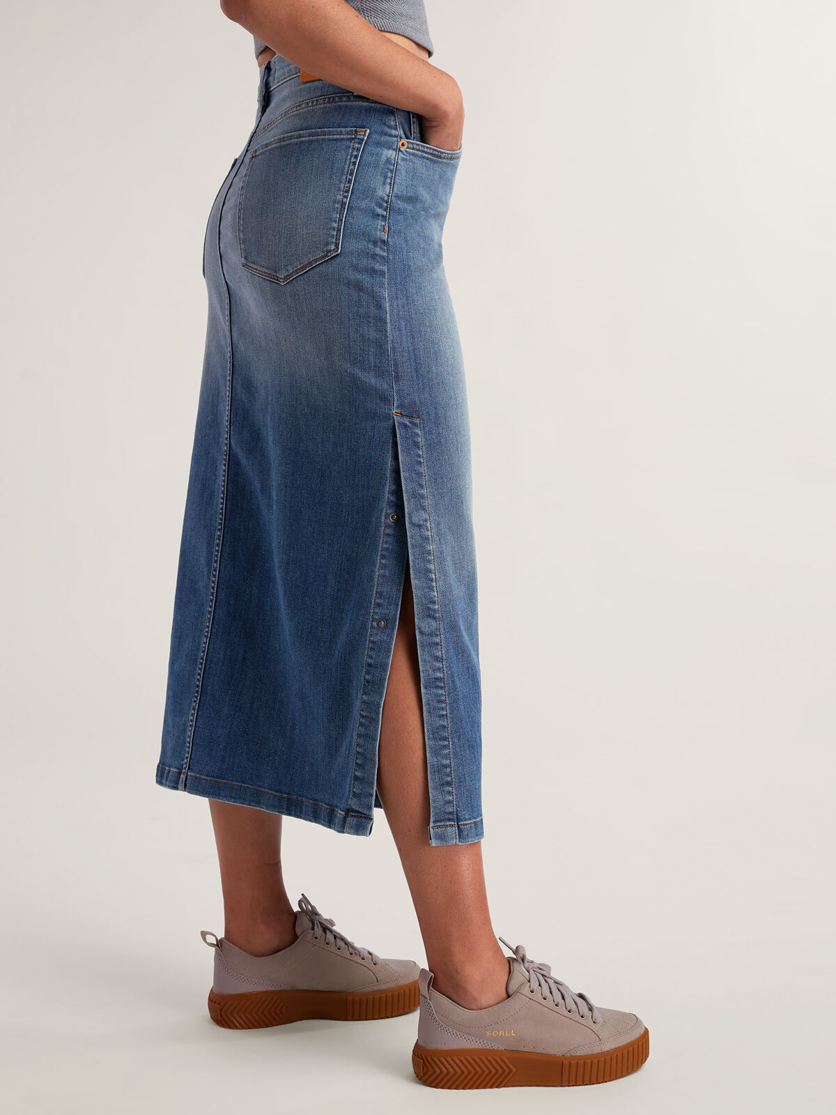 DUER Women's Performance Denim Midi Skirt | Title Nine
