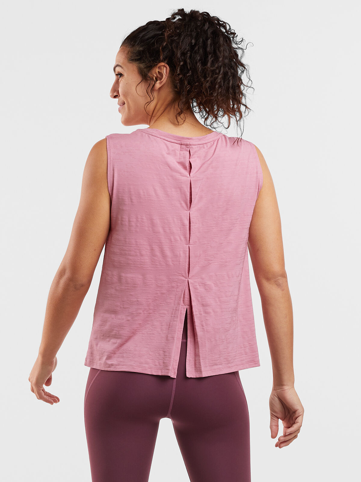 新作サルセーション　Back Pleat Tank Top High Neck Tank Top Phoenix Pleat Back | Title Nine