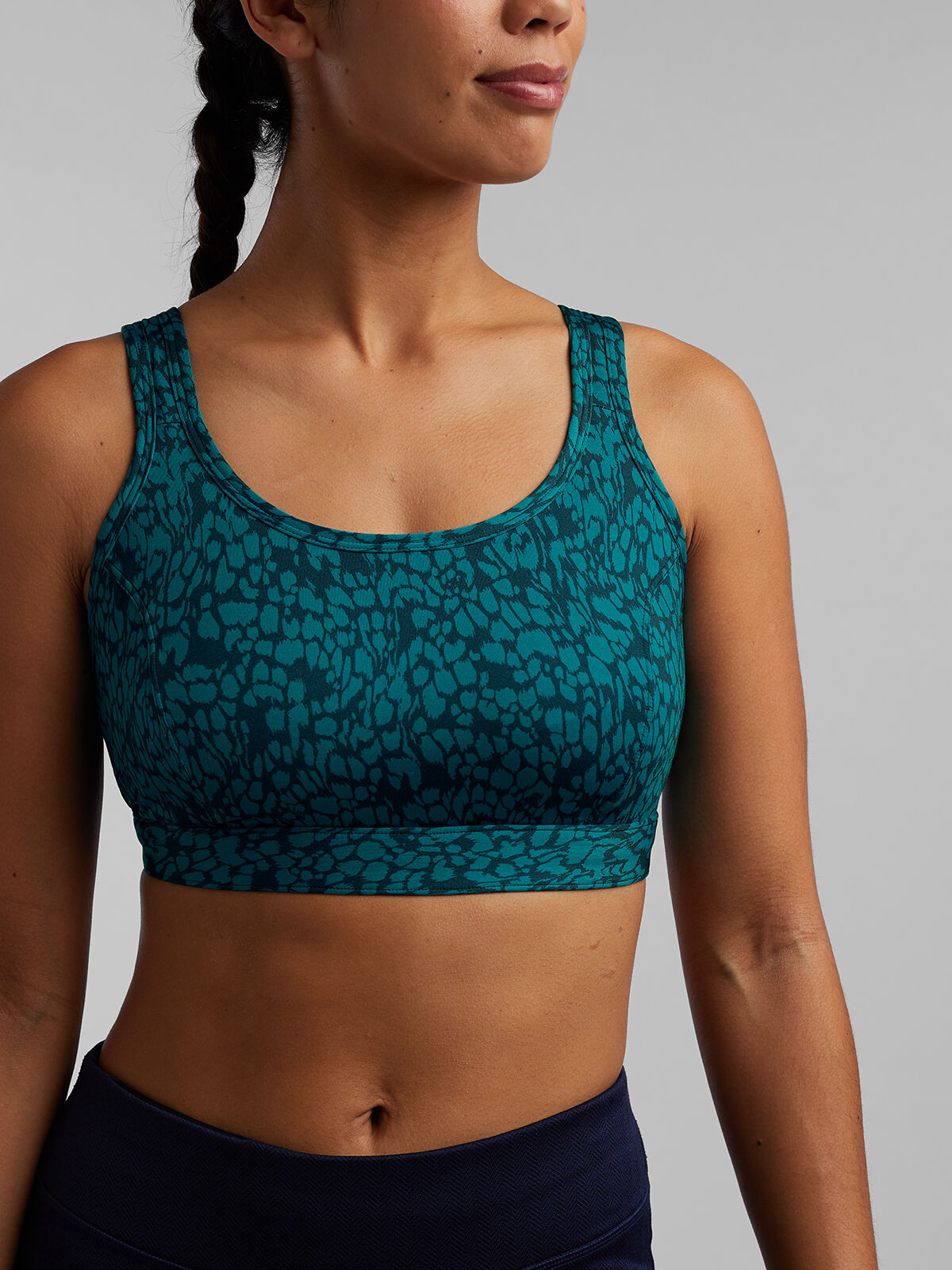 Sports crop top for hotsell large bust