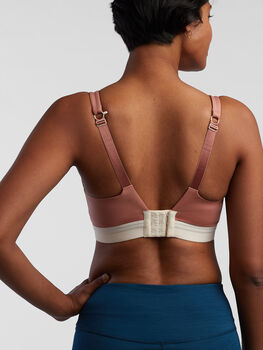 5 Signs Your Sports Bra Is Holding You Back and How to Fix It