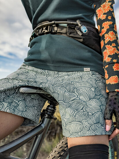 Beyond Wild Rye Mountain Bike Shorts - 7"