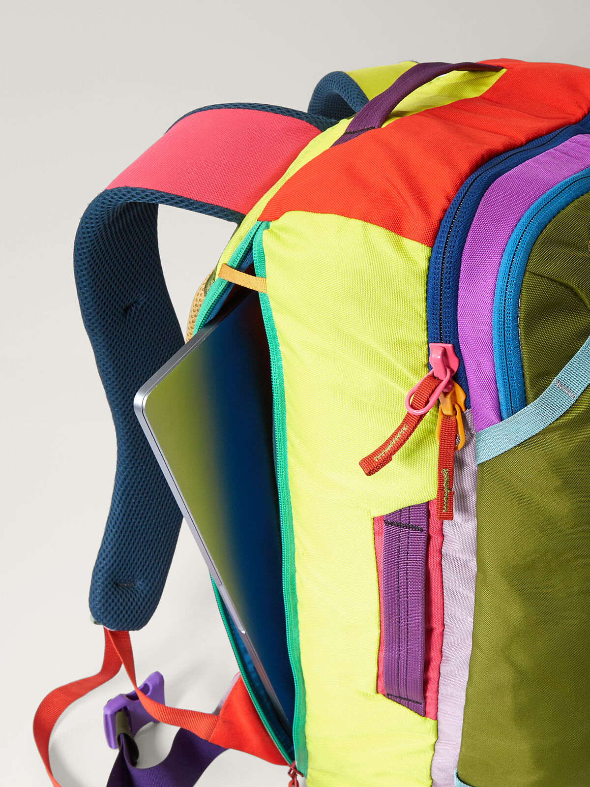 Cotopaxi Women's Allpa Travel Pack Del Dia - 28L | Title Nine