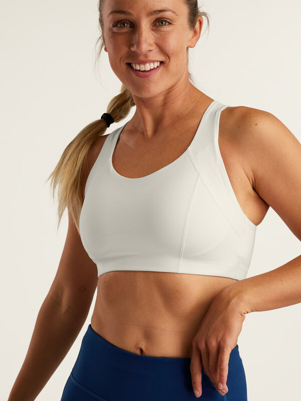 Brooks Chaser Racerback Sports Bra &ndash; Women&rsquo;s Medium Impact