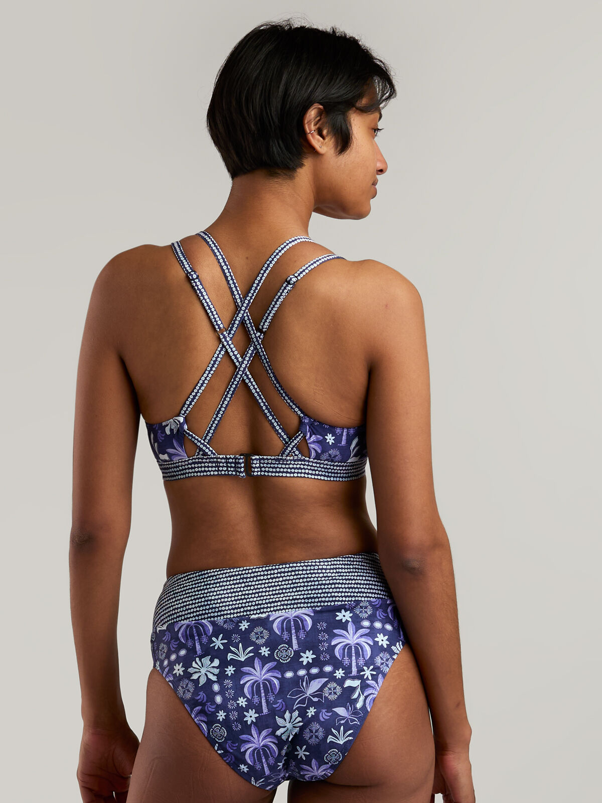 Siren Bikini Top - Meraki – Wireless B-DD Swim Bikini Top | Title Nine