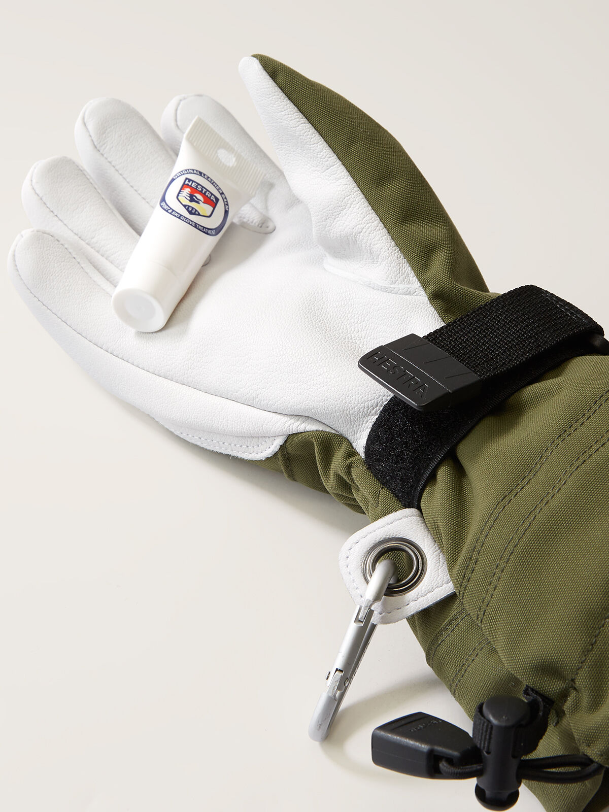 HESTRA スノーグローブ　 9 号 Hestra Women's Heli Waterproof Insulated Gloves | Title Nine