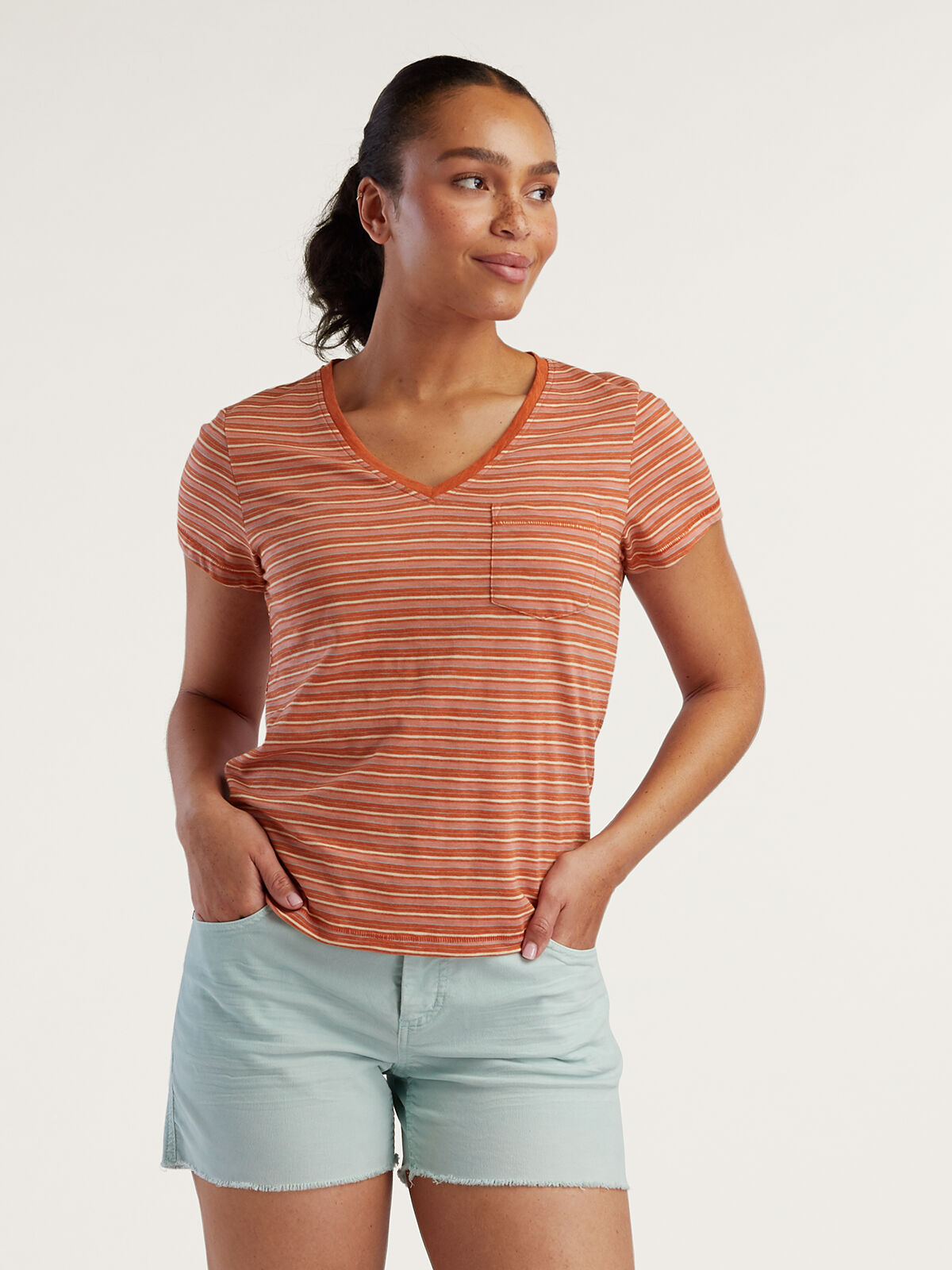 V neck pocket tee 2025