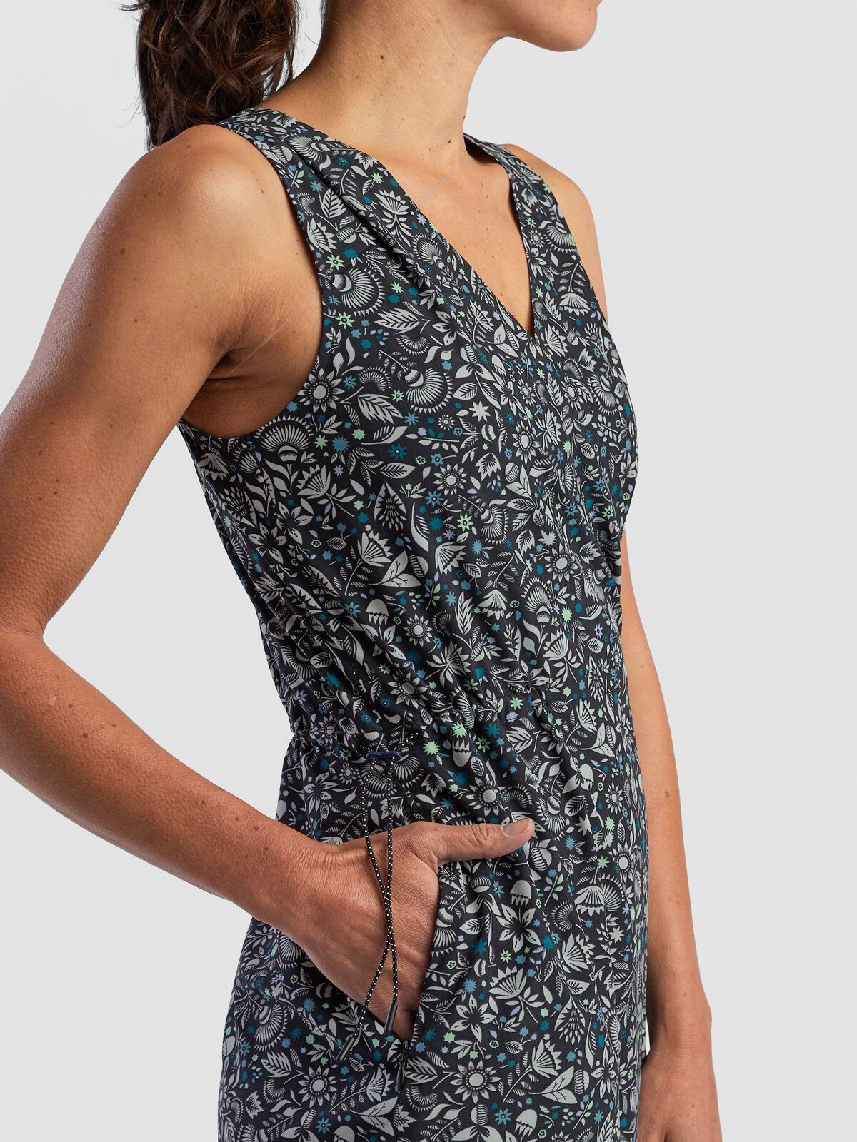 Best Travel Dress: Round Trip - Amara