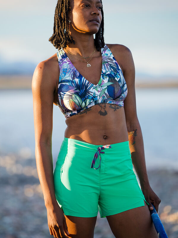 Board Shorts for Women: Incrediboardie 4"