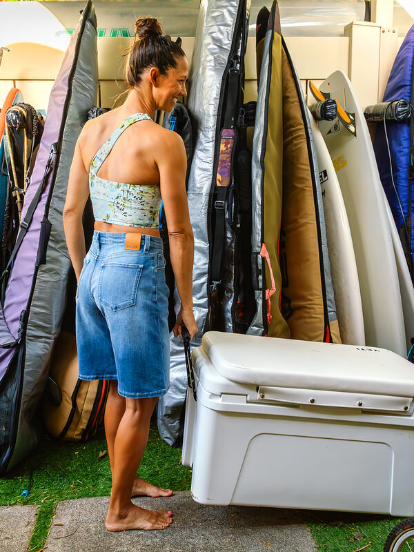 Performance Long Jean Shorts &ndash; Stretch Denim Long Shorts