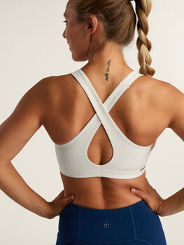 Brooks Chaser Racerback Sports Bra &ndash; Women&rsquo;s Medium Impact