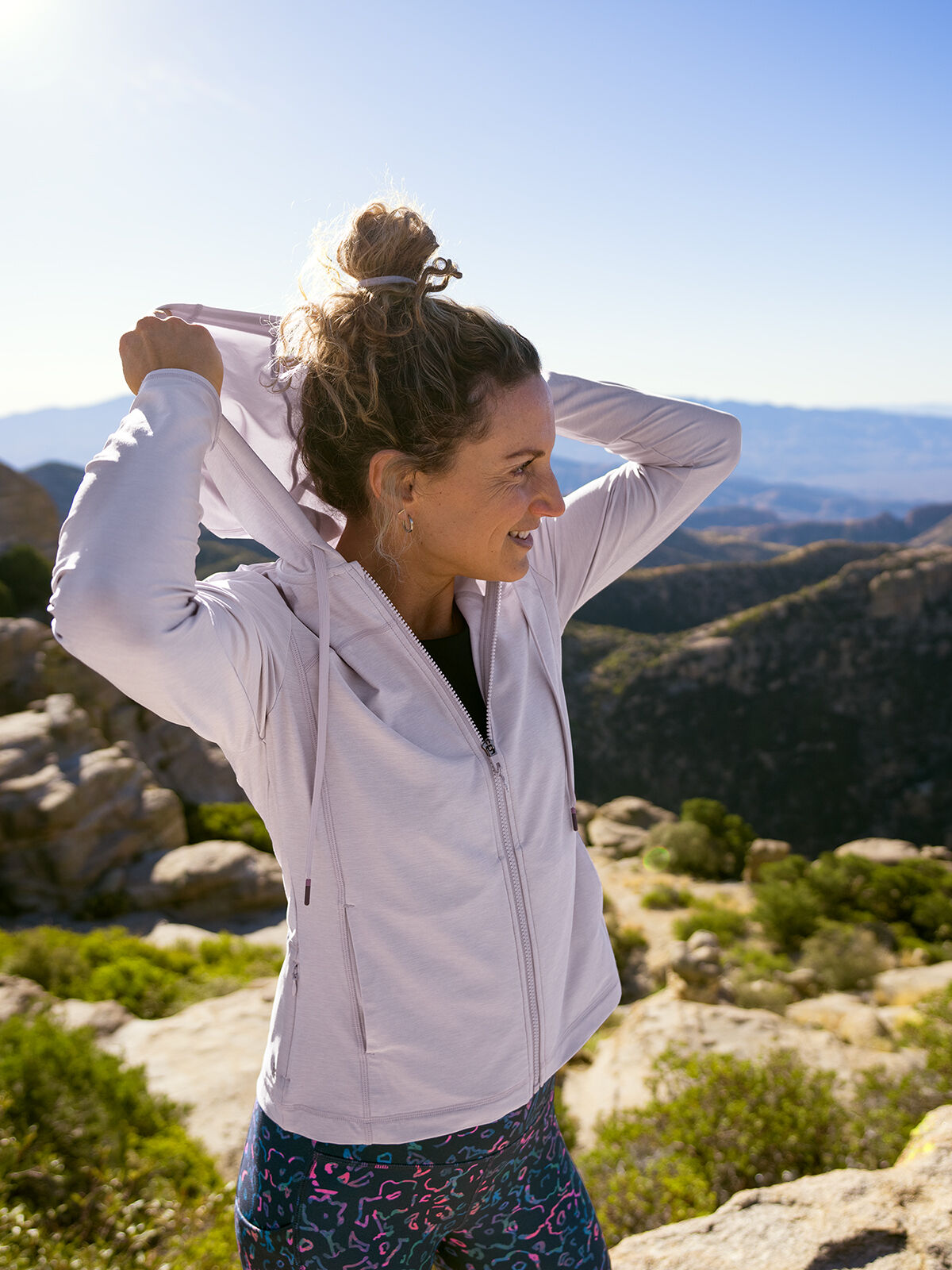 【新品未使用品】CRONOS WOMEN COMFORT ZIP HOODIE 新品未使用タグありCRONOS WOMEN COMFORT ZIP HOODIE