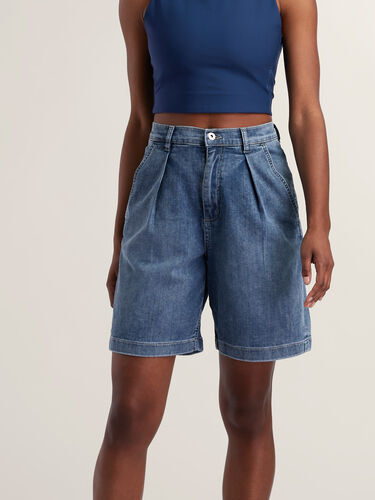 Performance Pleated Jean Shorts 8"