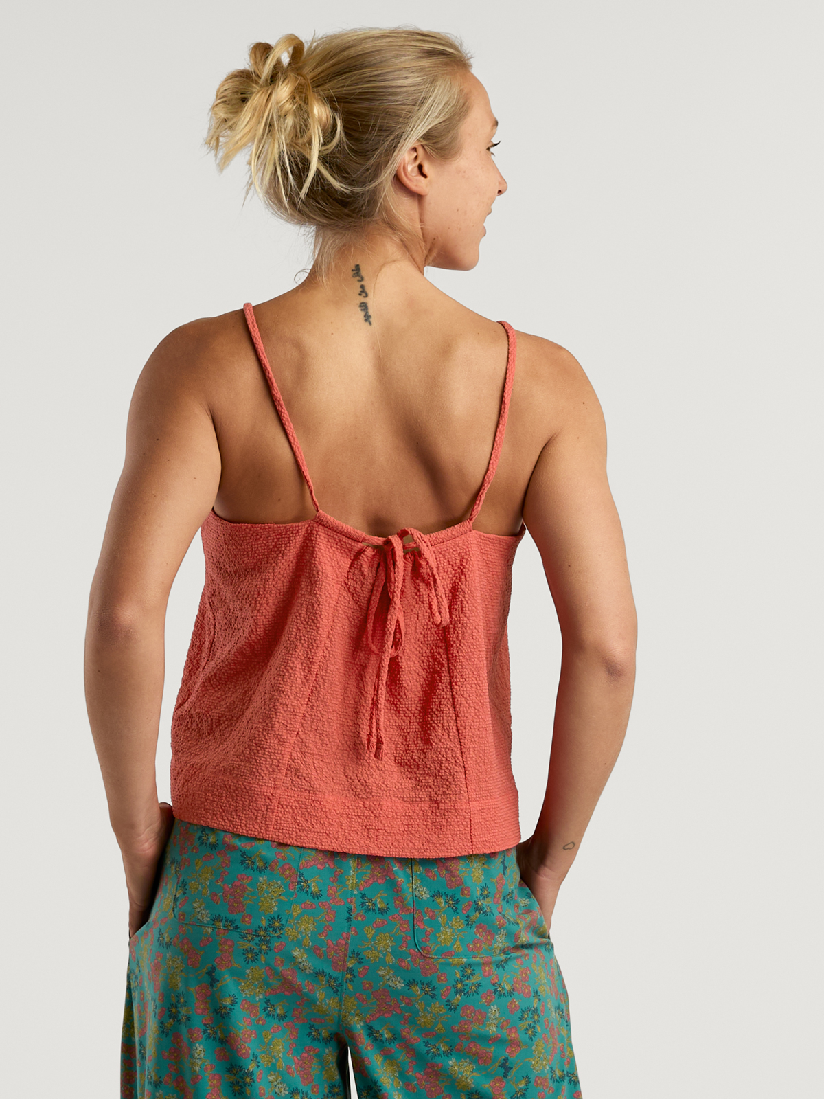 Coastal Sol Textured Tank – UPF 50 Swim Coverup Tank | Title Nine