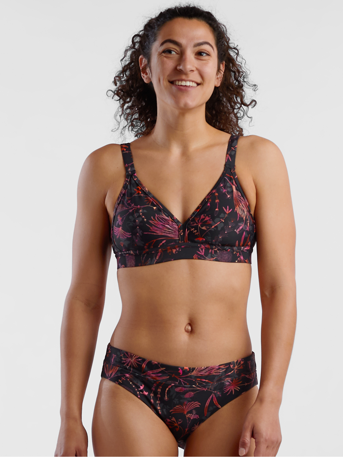 Athletic Bikini Top: Montera 2.0 - Papyrus | Title Nine